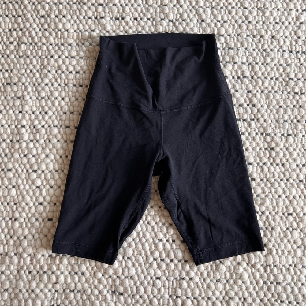Lululemon / Size 6 / Align Biker Short